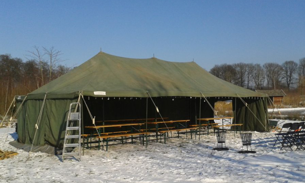 Beeld13 Impressie sfeer legertent Basecamp Rentals